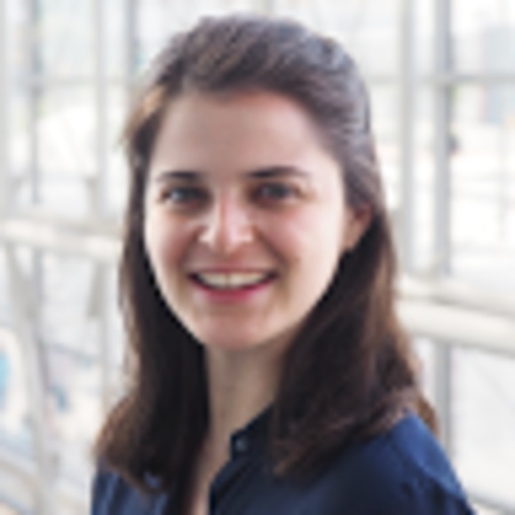 Meet your Posher, Ariana - Picture 1 of 1